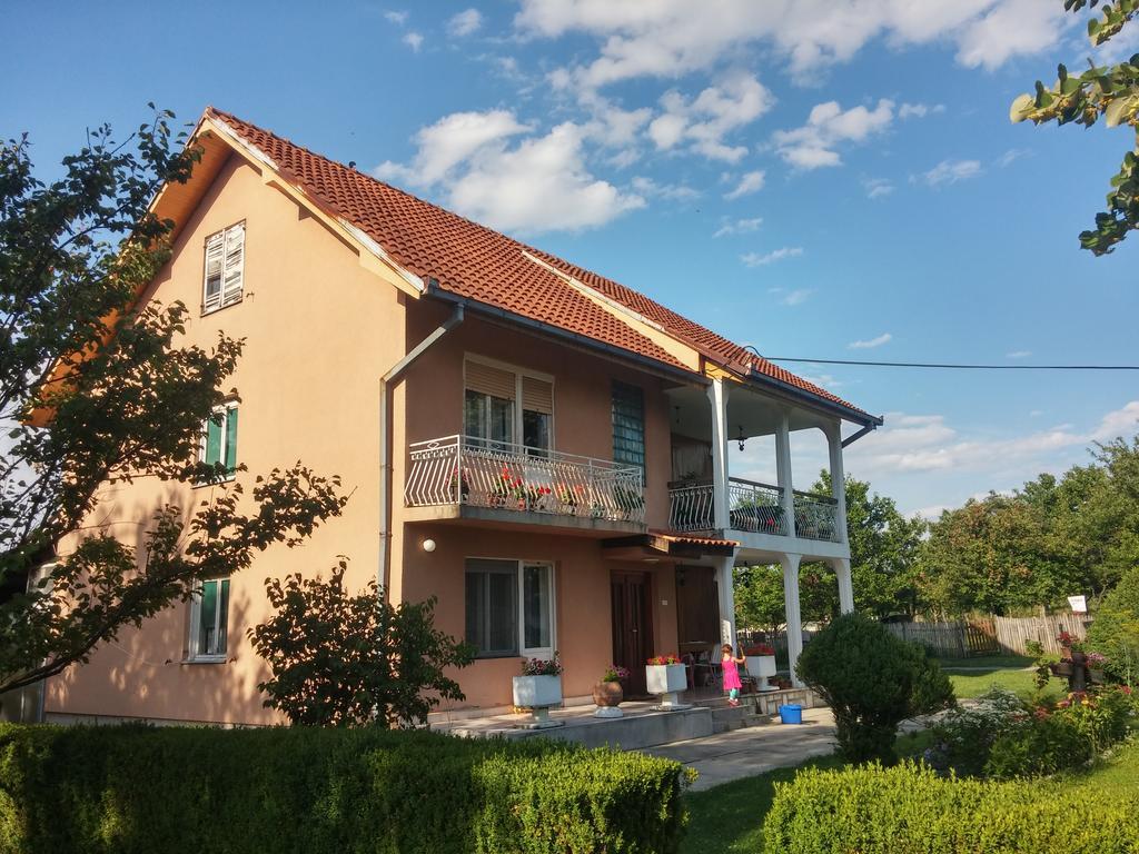 Apartments Domacinstvo Nikolic Valjevo Exterior foto